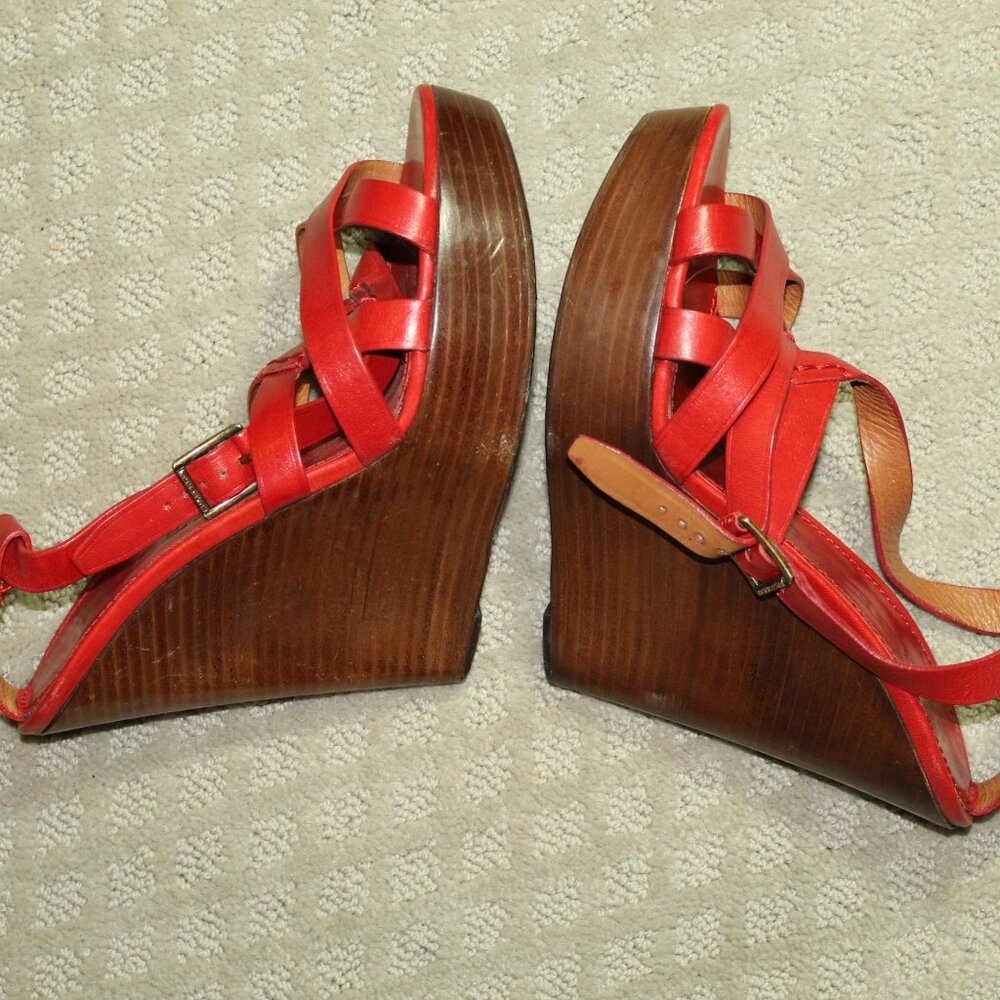 Burberry Women's 9 Strappy Red Leather 1.5" Platform Stacked Wedge 5.5" Heels - Picture 4 of 13